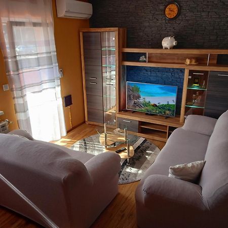 Apartman Barbara Apartment พูลา ภายนอก รูปภาพ