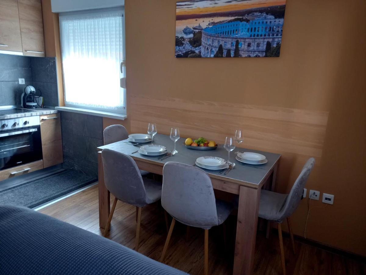 Apartman Barbara Apartment พูลา ภายนอก รูปภาพ