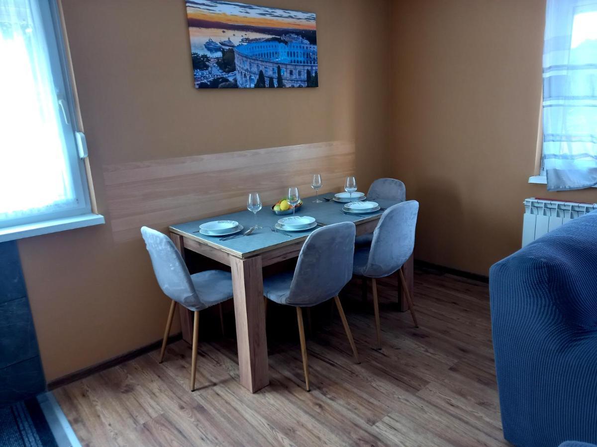 Apartman Barbara Apartment พูลา ภายนอก รูปภาพ